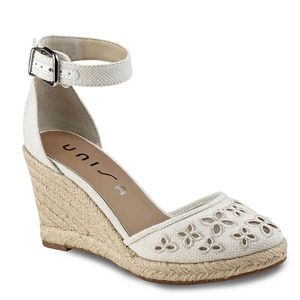 NWOT Unisa Areia Embroidered Espadrille Wedge Pump